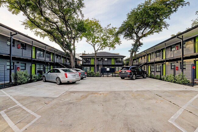 Building Photo - 1218 Jackson Blvd