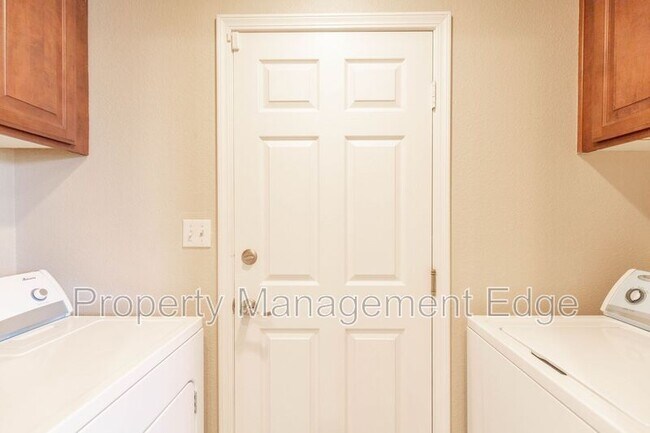 Building Photo - 1906 Flint Ct