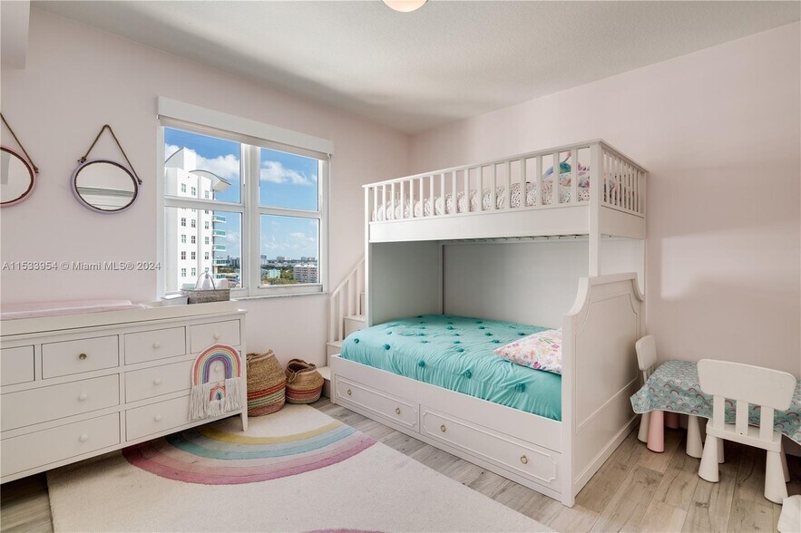 Building Photo - 7900 Harbor Island Dr