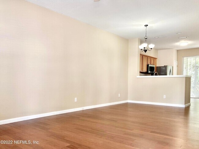 Building Photo - 8424 Thornbush Ct