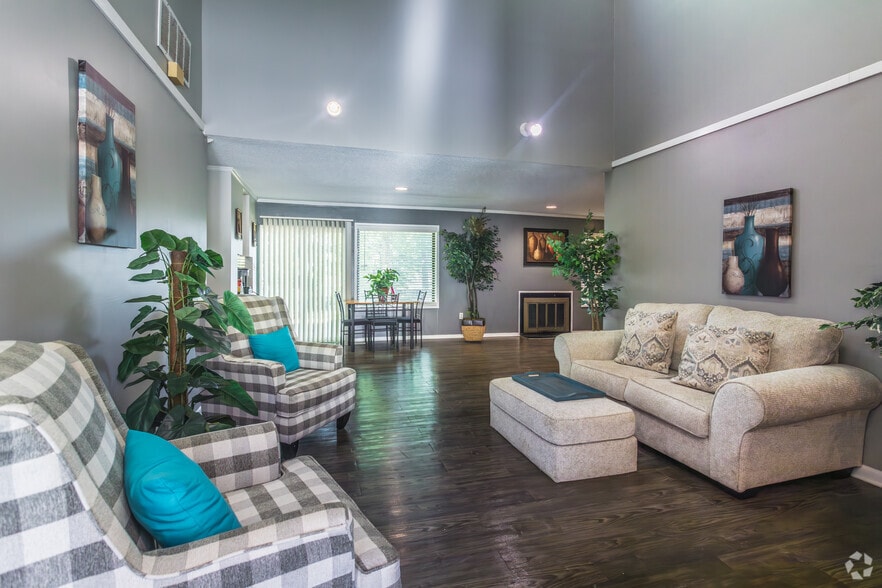 Leasing Center - Village of Sycamore Ridge