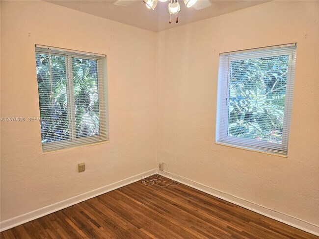 Building Photo - 6624 SW 78th Terrace