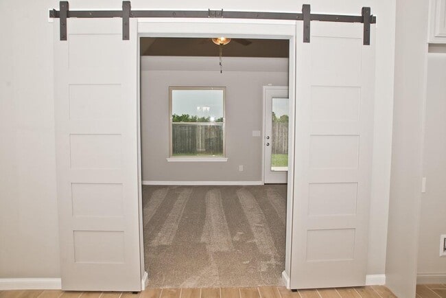 Building Photo - 1005 SW 140th St