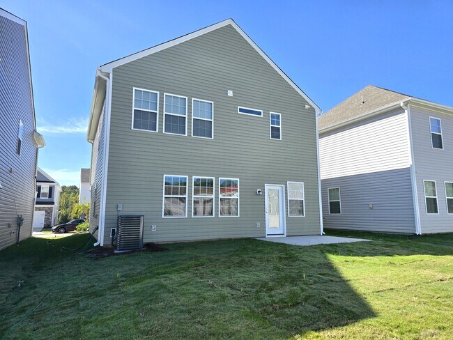Building Photo - 5501 Hydrangea St