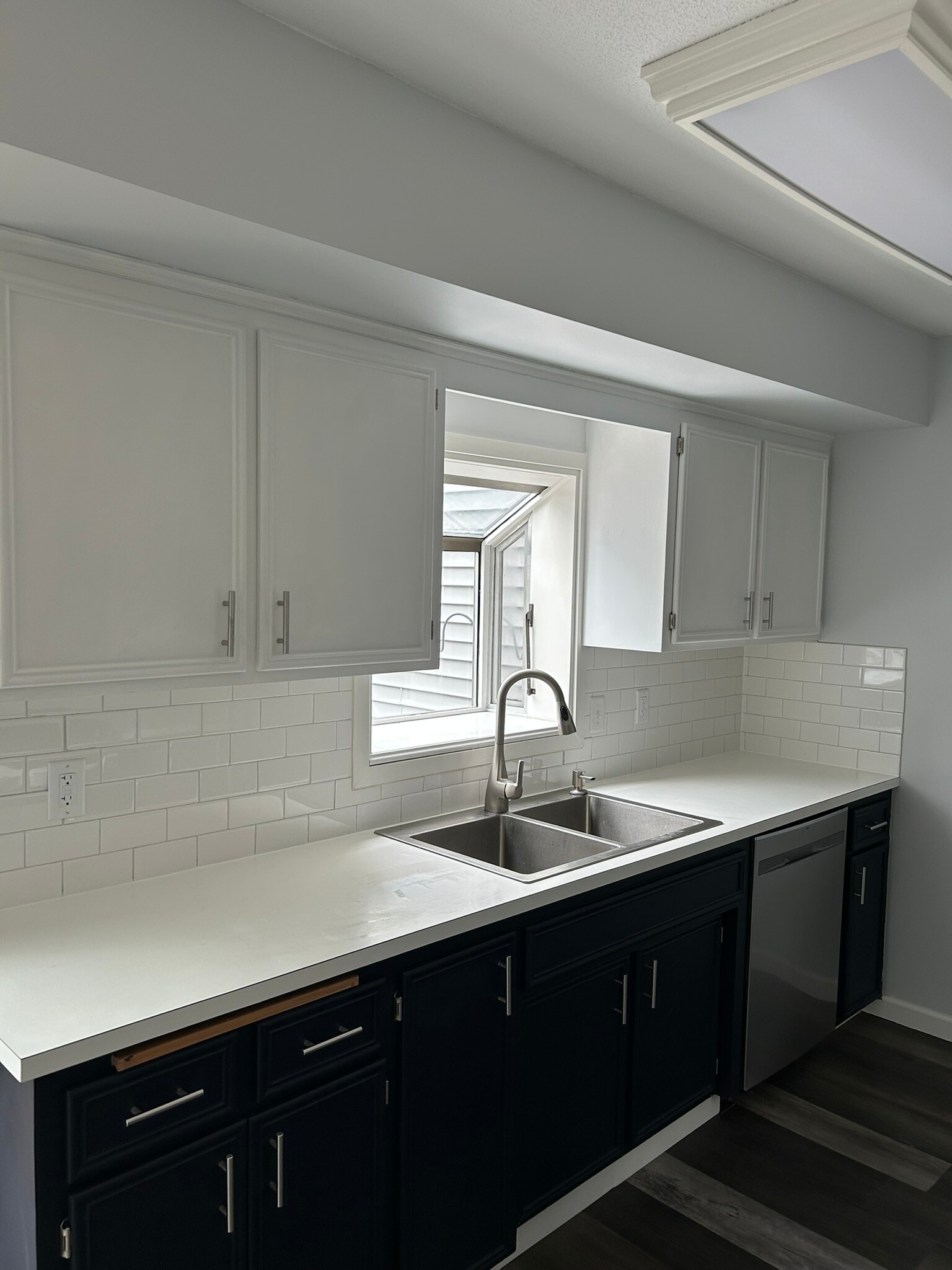 Kitchen with pop-out window great for plants - 2706 Mackubin St