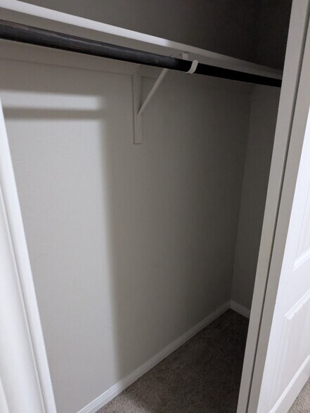 Closet in secondary room - 3130 Blantyre Bnd