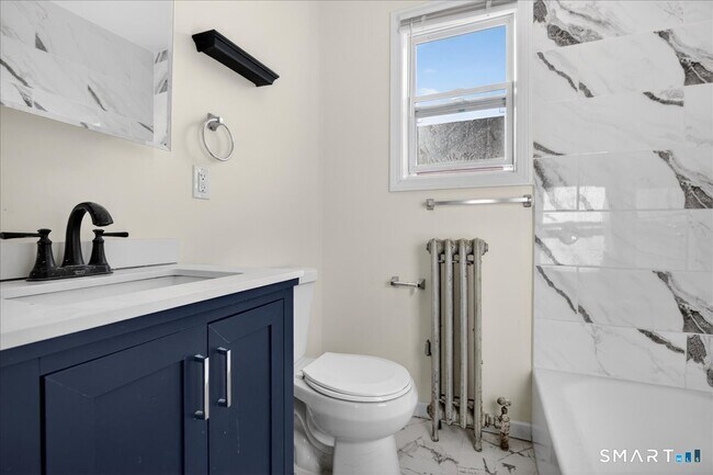 Building Photo - 34 Bristol St