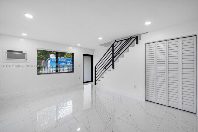Building Photo - 131 NE 77th St