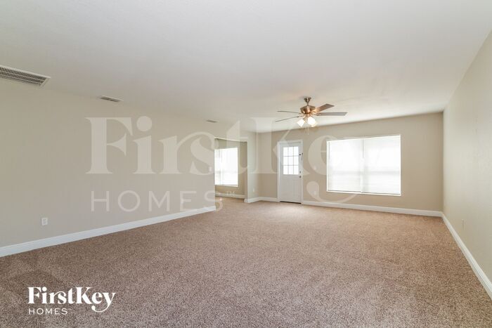 Building Photo - 5401 Oro Valley Rd