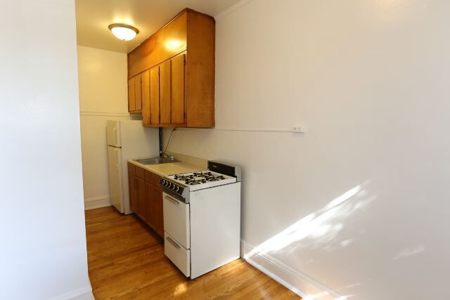 Building Photo - 4634 N Paulina St