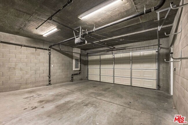 Building Photo - 3833 Huron Ave