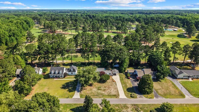 Building Photo - 206 Ramblewood Dr