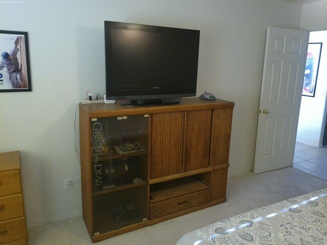 Building Photo - Winter rental