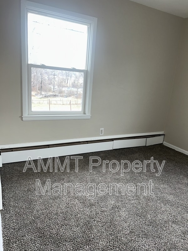 Building Photo - 2831 3rd Ave SE