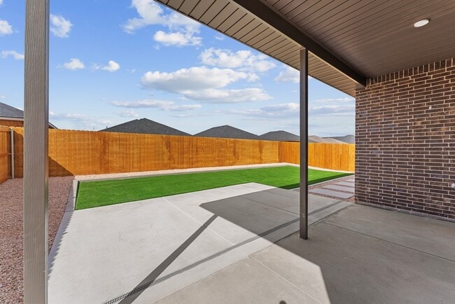 Building Photo - 2033 Gulf Pr Ln