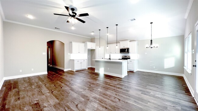 Building Photo - 805 Tippit Ln