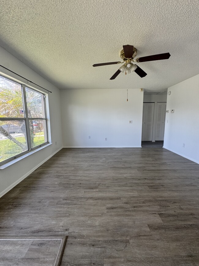 Building Photo - 37 Las Brisas Way