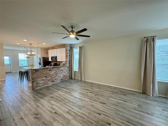 Building Photo - 546 Pepperbark Loop