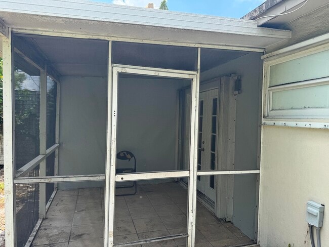 Building Photo - 1740 SW 70th Way