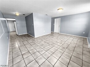 Building Photo - 6617 Warwick Cir