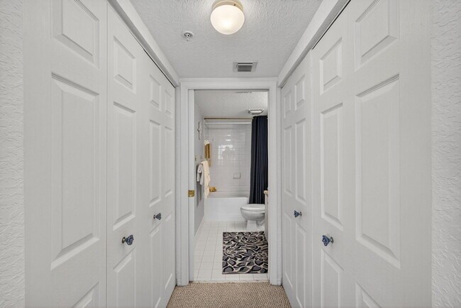 Building Photo - 1801 N Flagler Dr