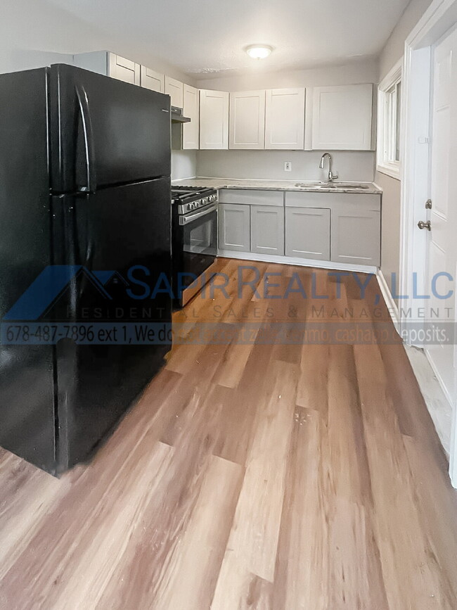 Building Photo - 2762 7th St SW