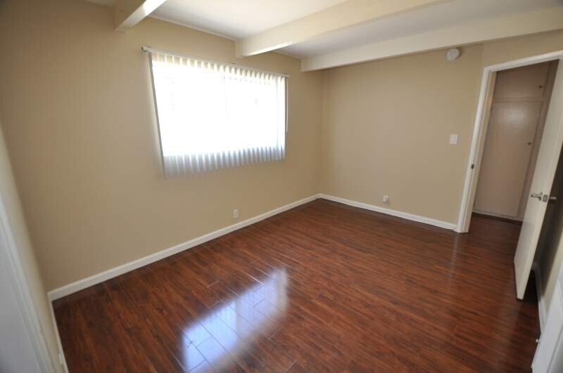 Building Photo - 6125 Whitsett Ave