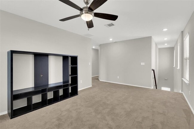 Building Photo - 900 Sawbuck Dr