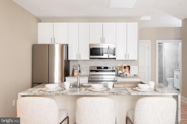 Building Photo - 1420 Chestnut St