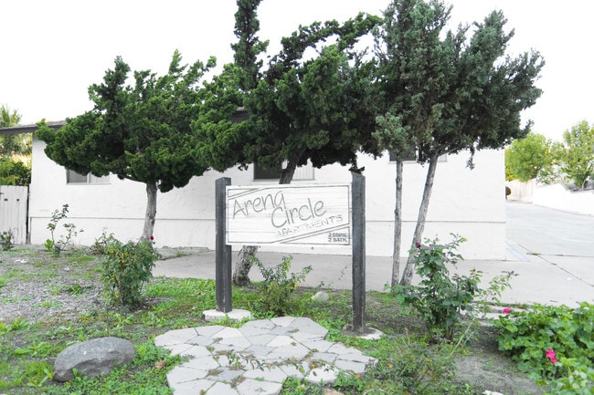 Primary Photo - Arena Circle Apartments