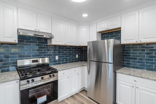 Building Photo - Your home awaits!