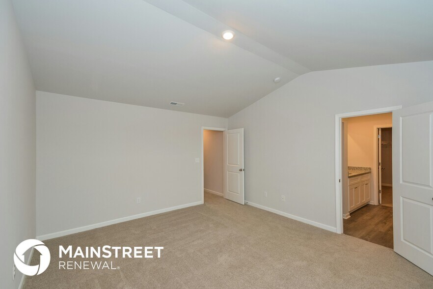 Building Photo - 2323 Curbow Dr