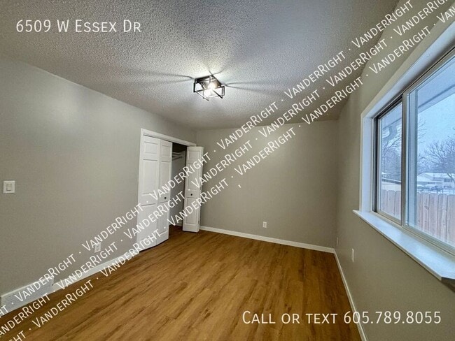 Building Photo - 6509 W Essex Dr