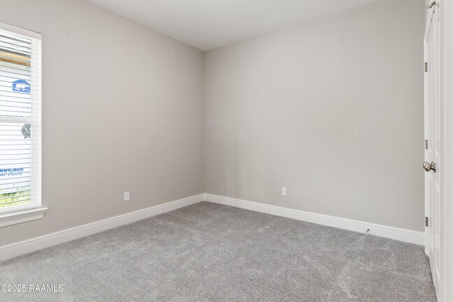 Building Photo - 208 Adry Ln