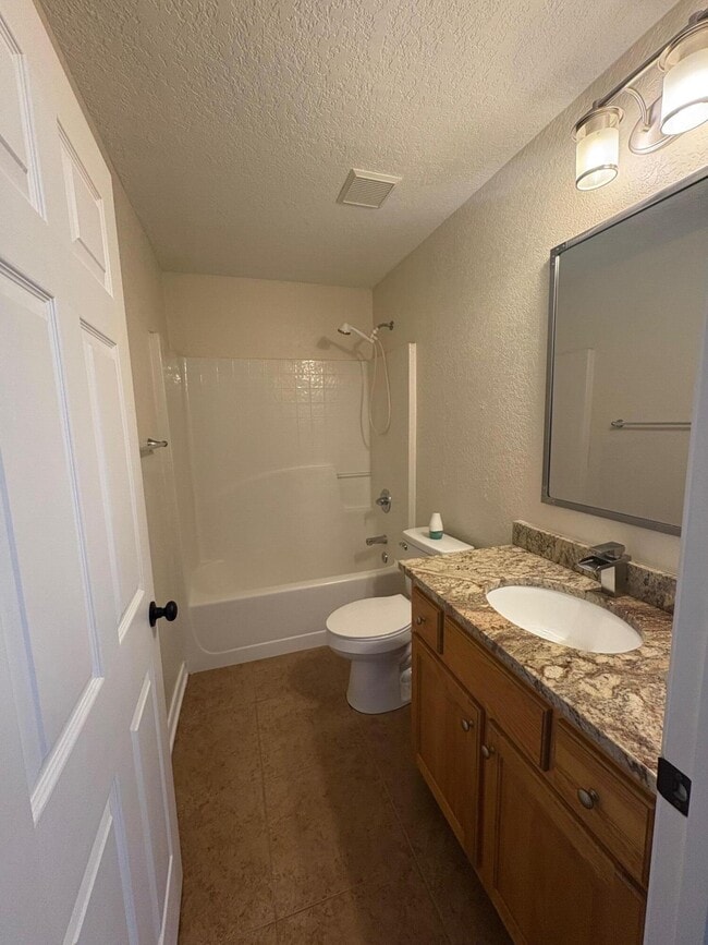 Building Photo - 2864 Shoffner Ave