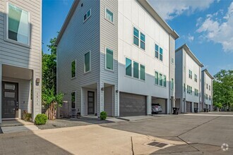 Building Photo - 4812 Martin Oaks Ln