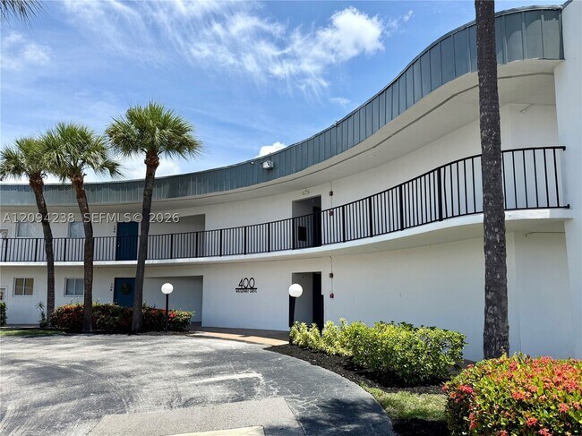 Building Photo - 108 Waterway Dr S