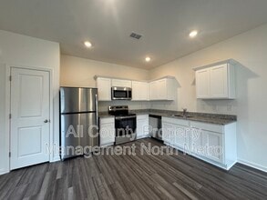 Building Photo - 268 Rydal Wy