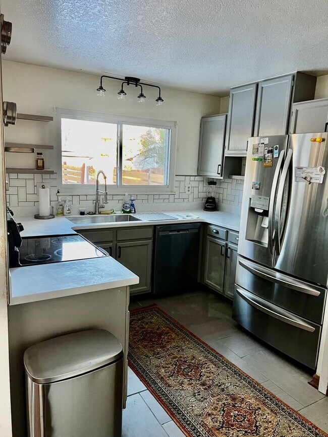 Building Photo - Beautiful Ranch Home in Briargate