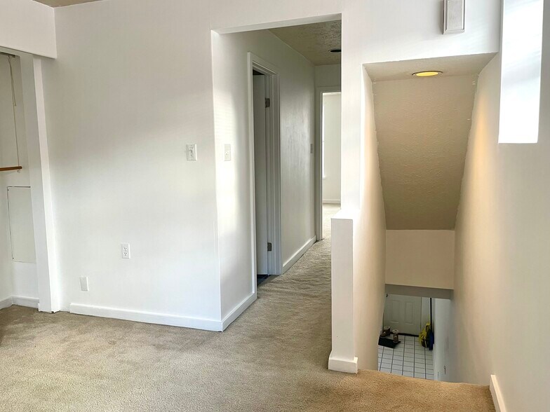 Building Photo - 118 S 26th St