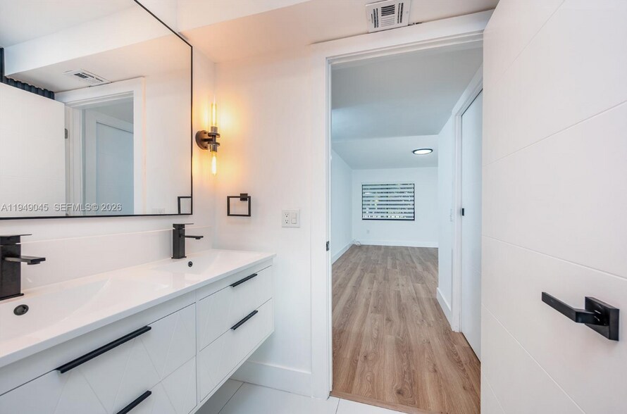 Building Photo - 8415 SW 107th Ave