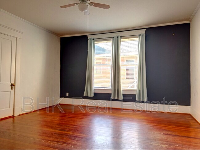 Building Photo - 4920 Victor St