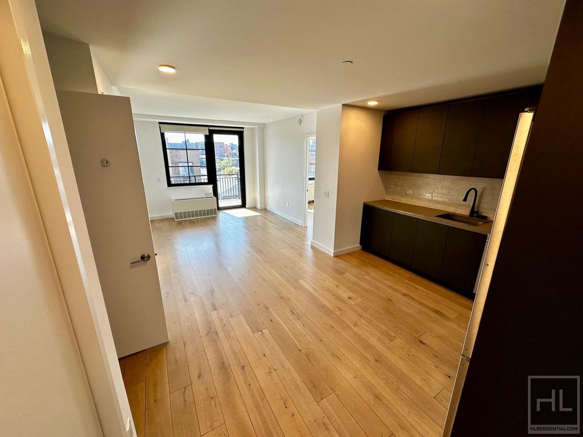 Building Photo - NORTHERN BOULEVARD