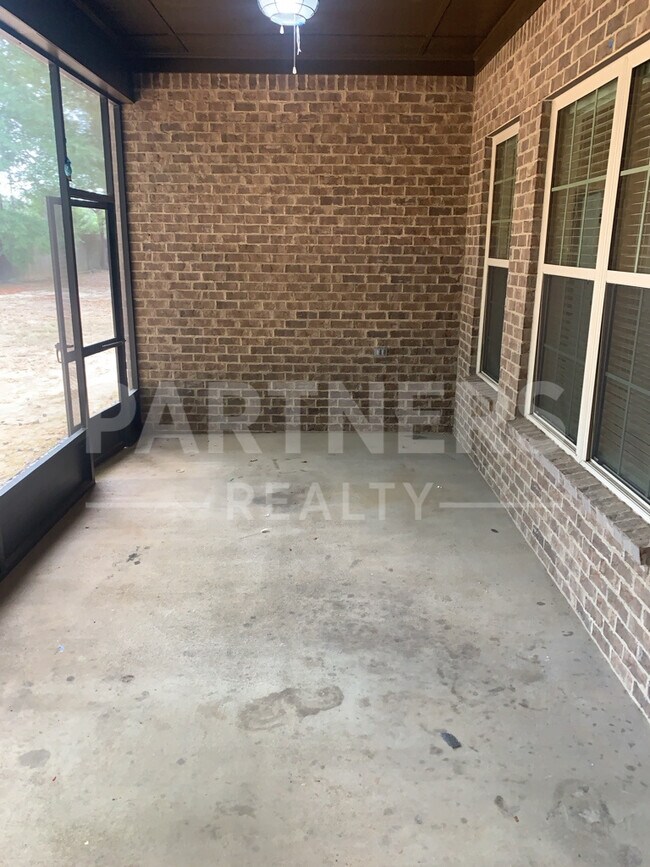Building Photo - 9260 Marston Way