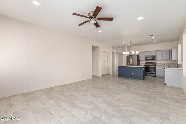 Building Photo - 5665 W Laurie Ln