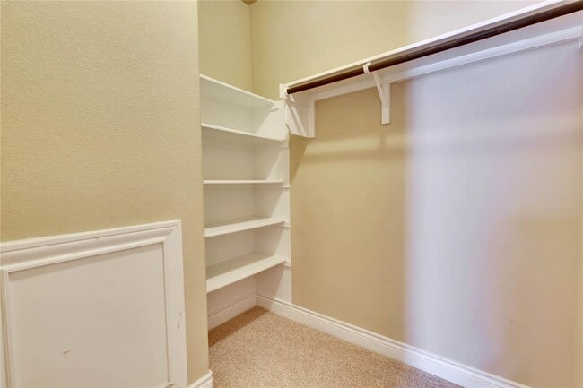 Building Photo - 15012 Iveans Way