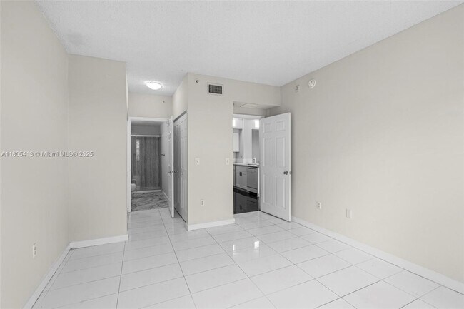 Building Photo - 2351 W Preserve Way