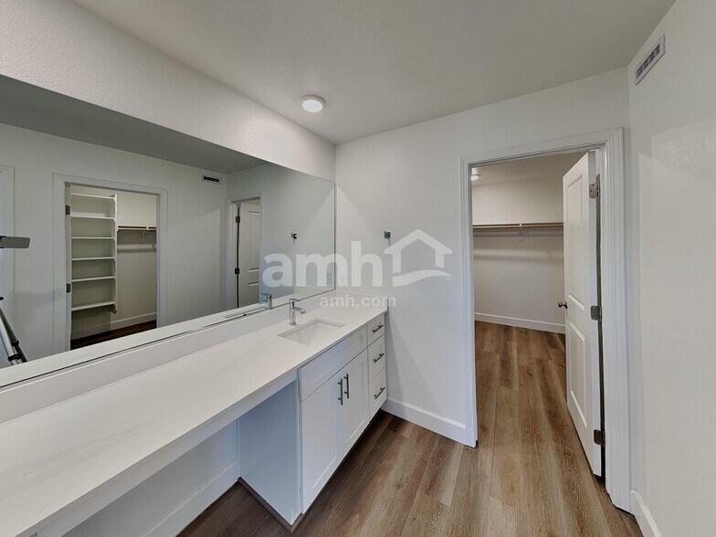 Building Photo - 150 Nico Azalea Ln