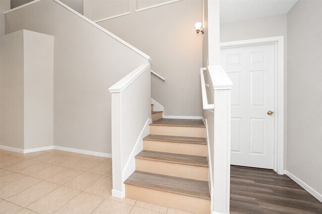 Building Photo - 17435 S Summit Canyon Dr