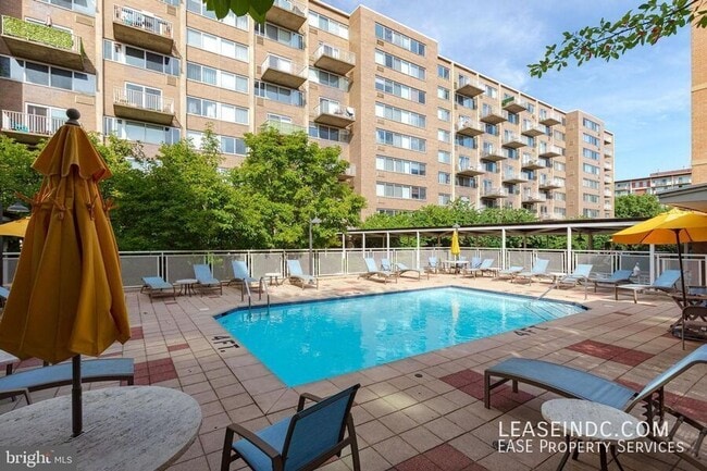 Building Photo - 355 I St SW